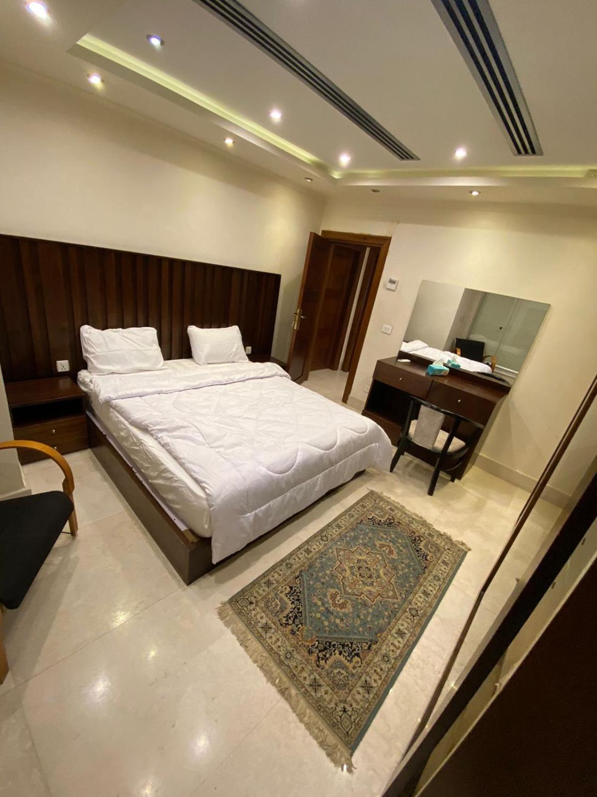 A 3 Bedroom With Lovely Nile View * Cairo