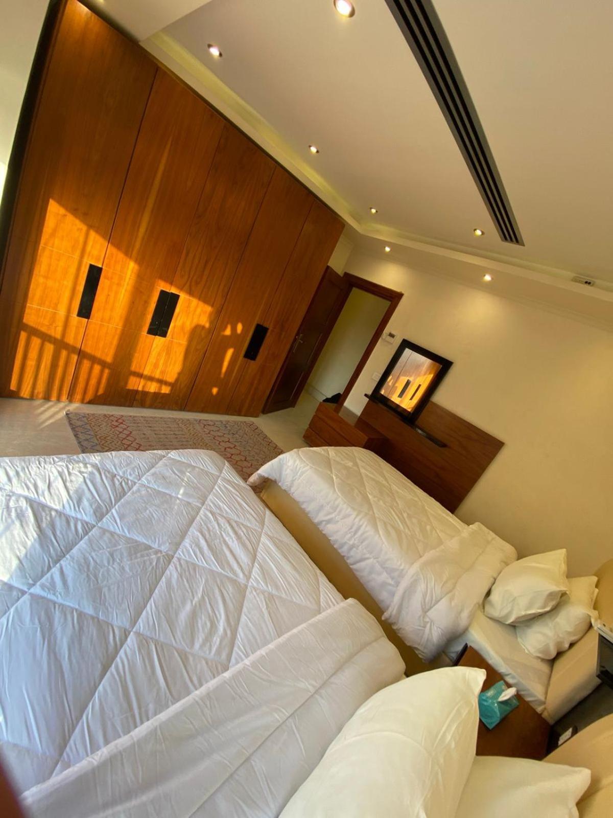 A 3 Bedroom With Lovely Nile View * Cairo