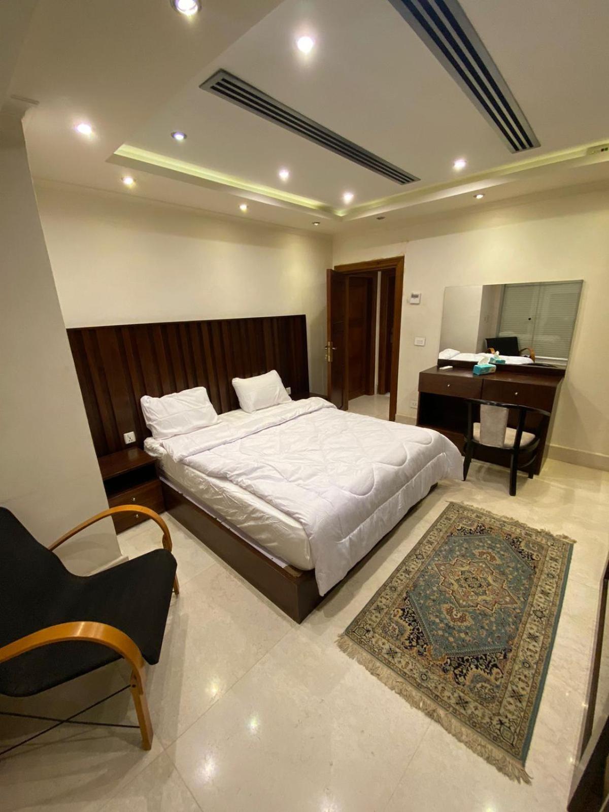 A 3 Bedroom With Lovely Nile View