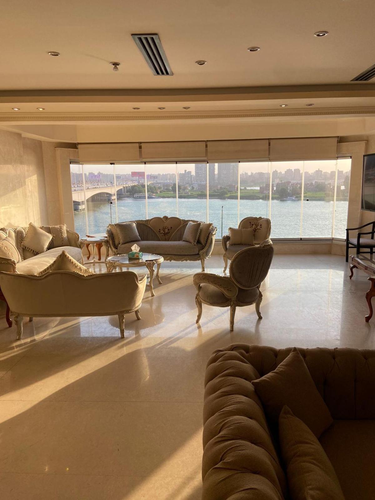A 3 Bedroom With Lovely Nile View *